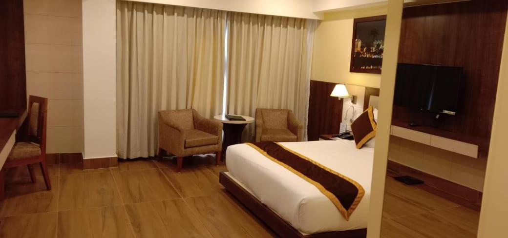 Hotel Rimi International アガルタラ エクステリア 写真