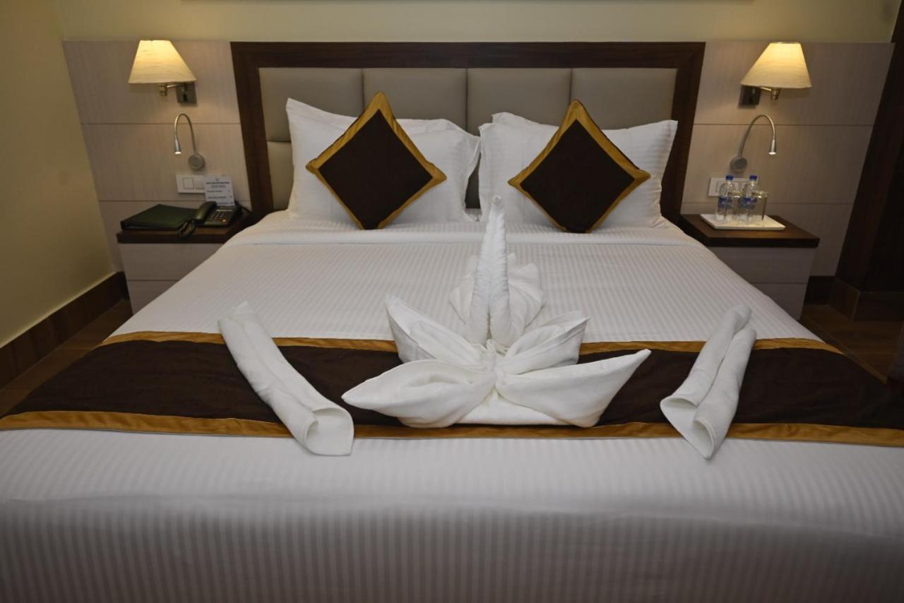 Hotel Rimi International アガルタラ エクステリア 写真