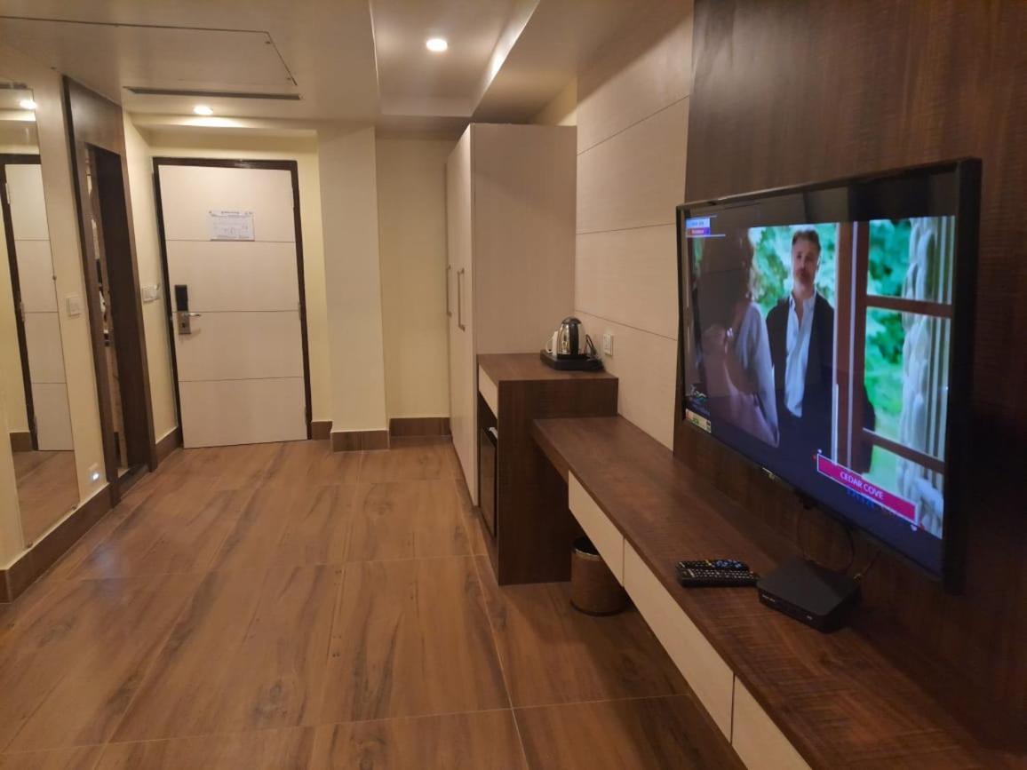 Hotel Rimi International アガルタラ エクステリア 写真
