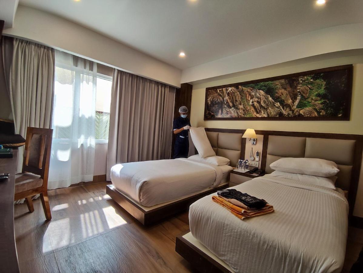 Hotel Rimi International アガルタラ エクステリア 写真