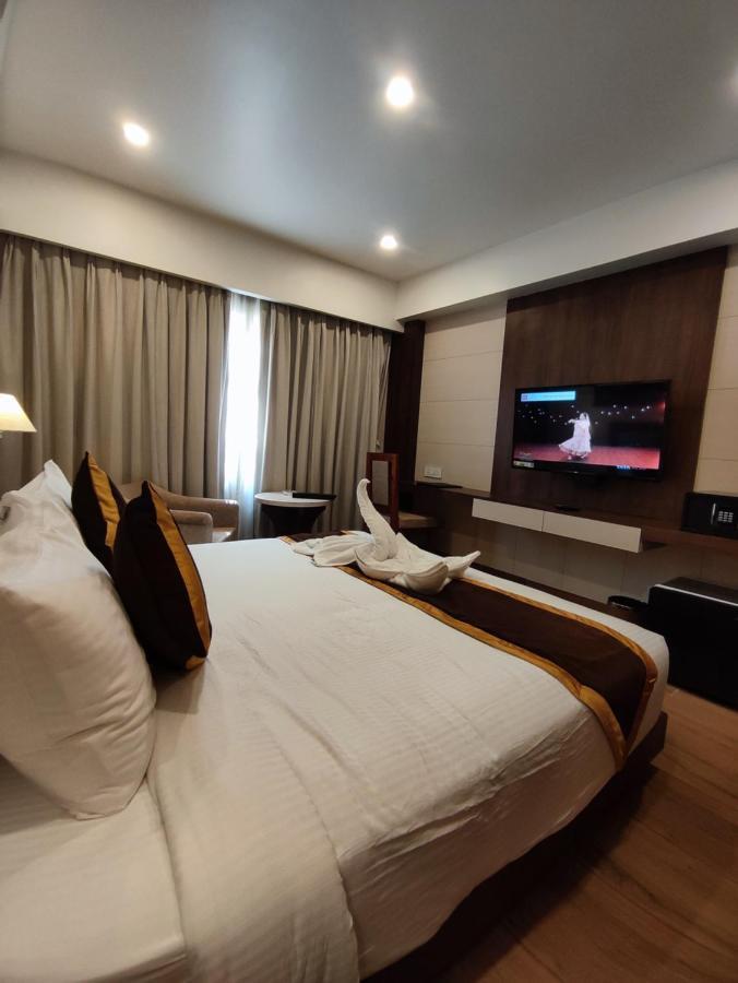 Hotel Rimi International アガルタラ エクステリア 写真