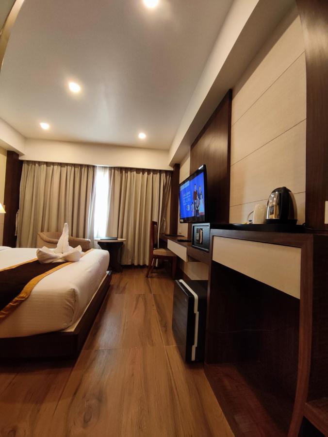 Hotel Rimi International アガルタラ エクステリア 写真