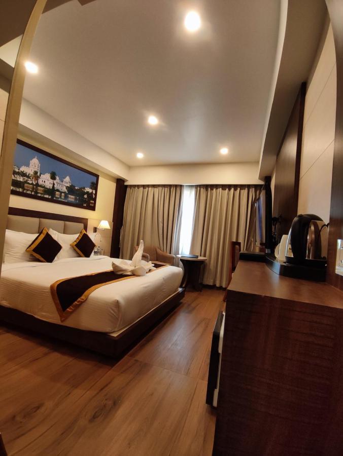 Hotel Rimi International アガルタラ エクステリア 写真