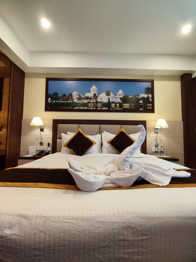 Hotel Rimi International アガルタラ エクステリア 写真