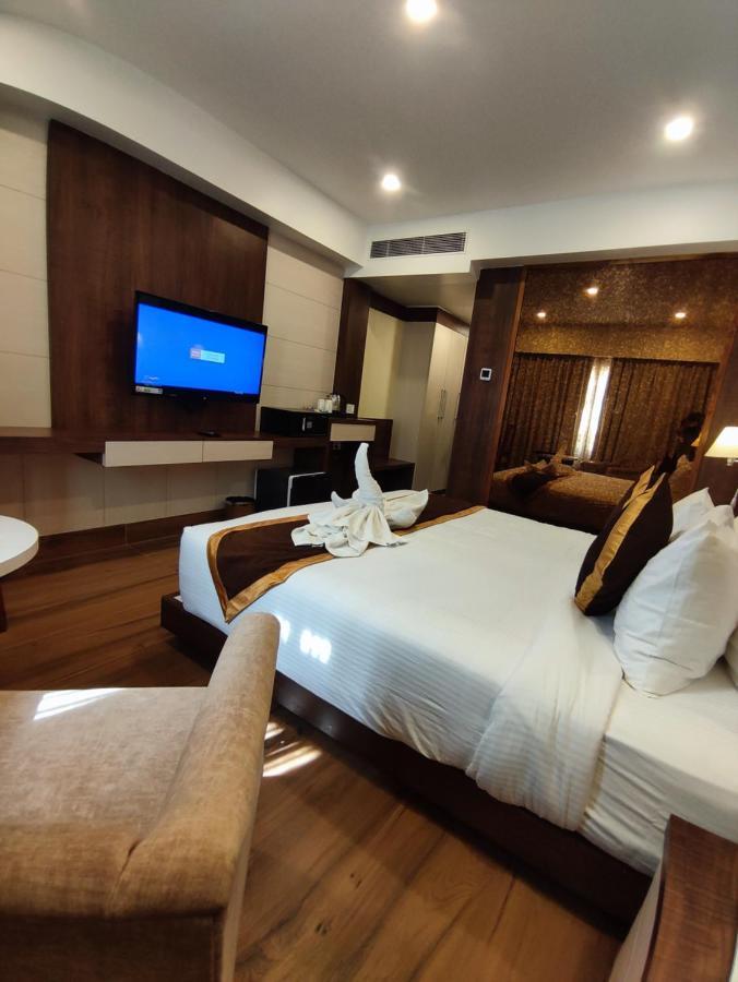 Hotel Rimi International アガルタラ エクステリア 写真