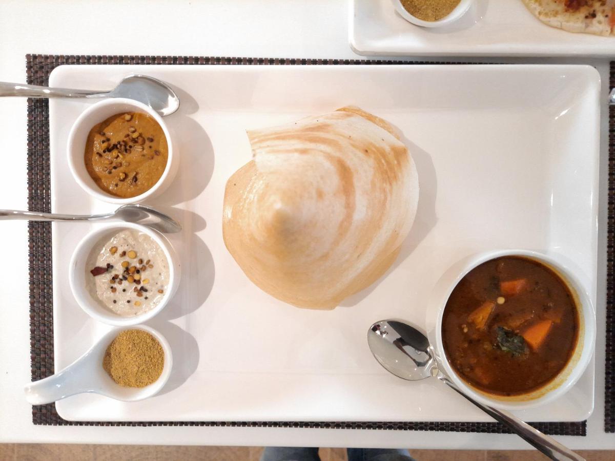 Hotel Rimi International アガルタラ エクステリア 写真